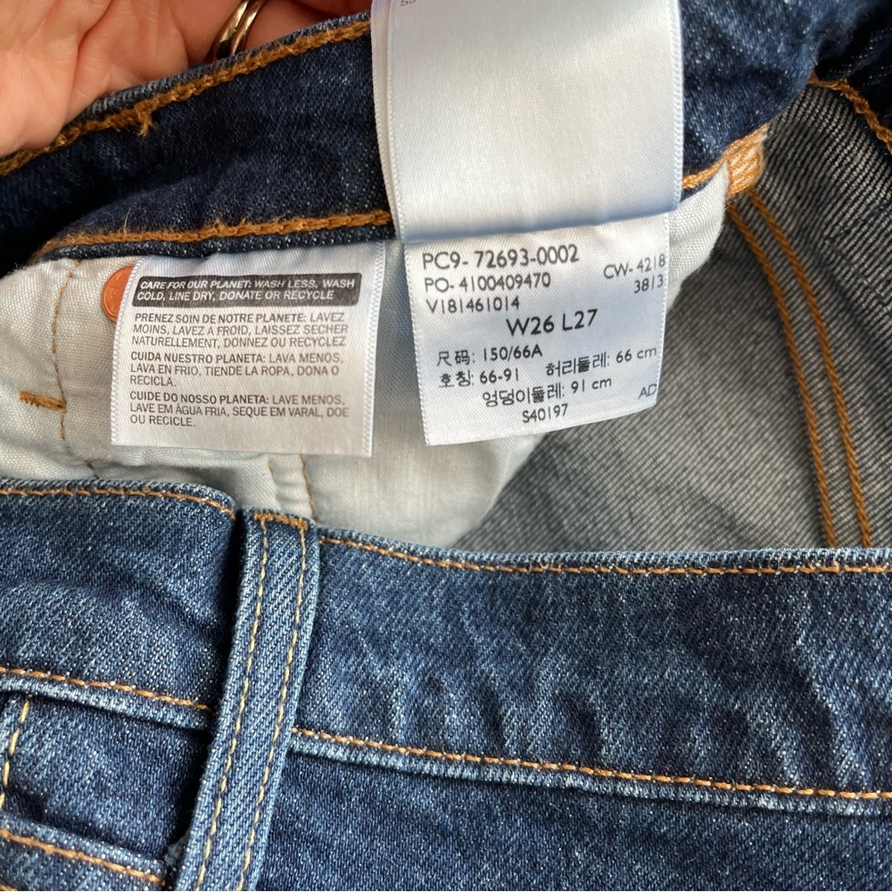 Levi’s Ribcage Straight - Picture 2 of 10